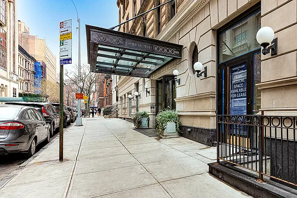 Rented by REAL New York | media 9