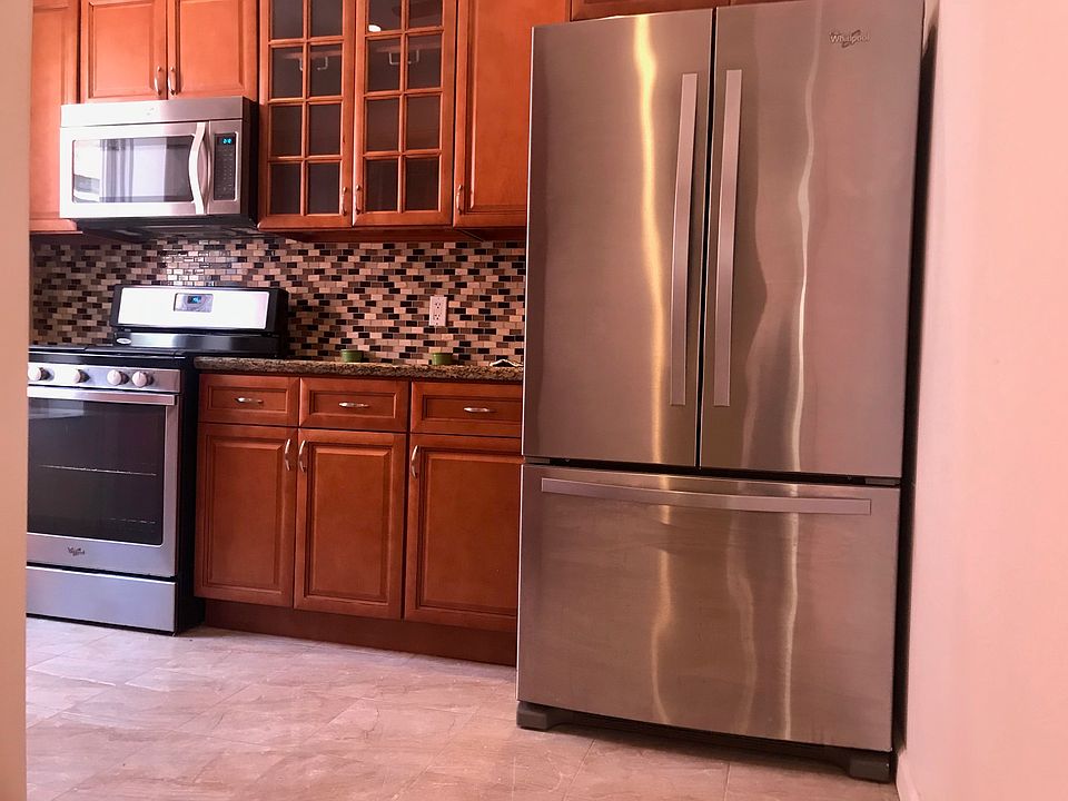 1st image of 1598 Prospect Pl APT 1F