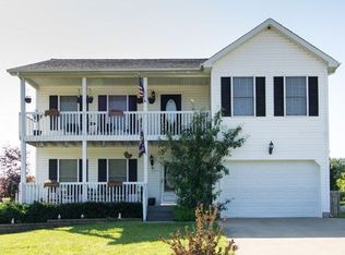 112 Magnolia Ct, Vine Grove, KY 40175