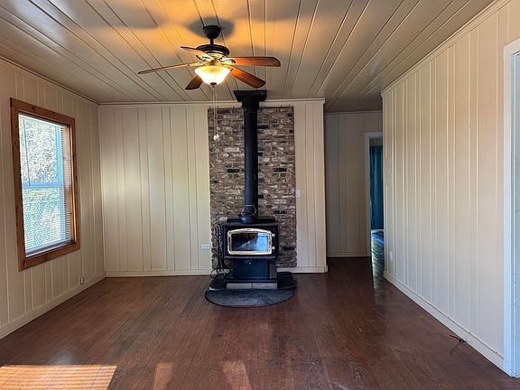 2nd image of 492 Alta Camp Rd