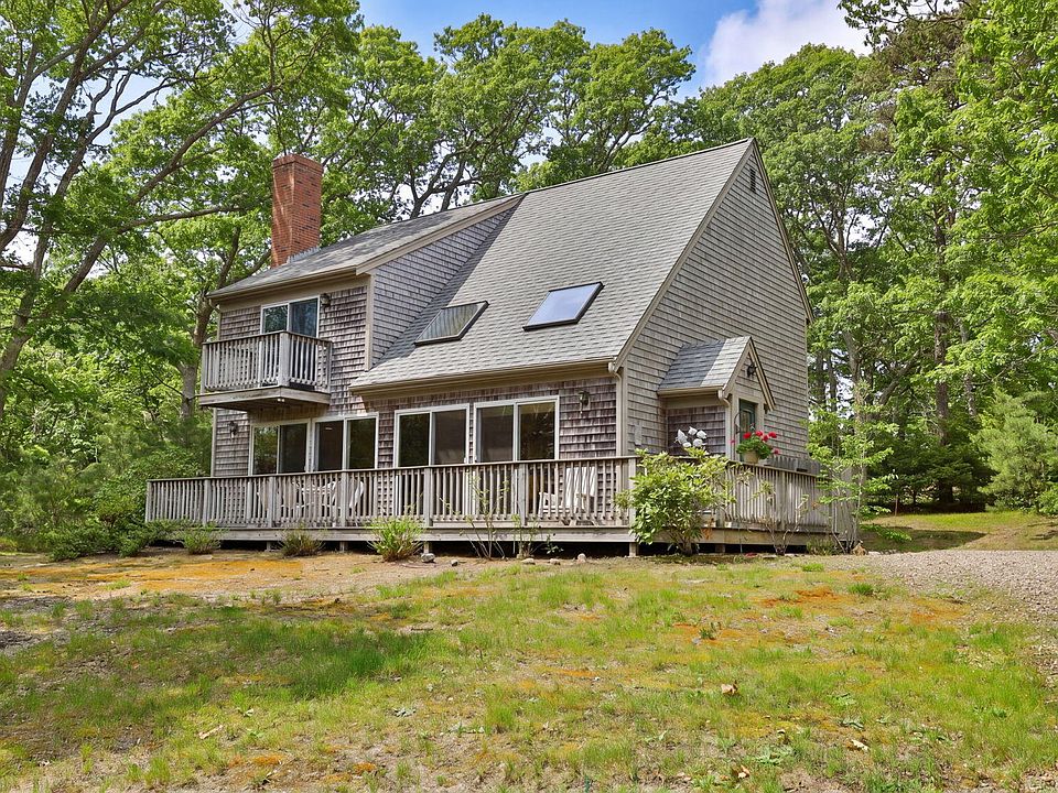 1st image of 285 Blue Heron Road