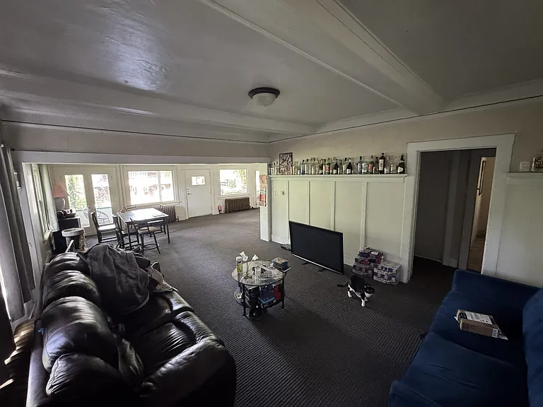 1000-1002 NE Maple St #1000 — Photo 4