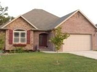 914 E Welch St, Nixa, MO 65714