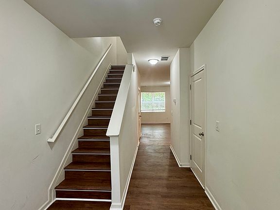 4th image of 6410 Kennonbriar Ct