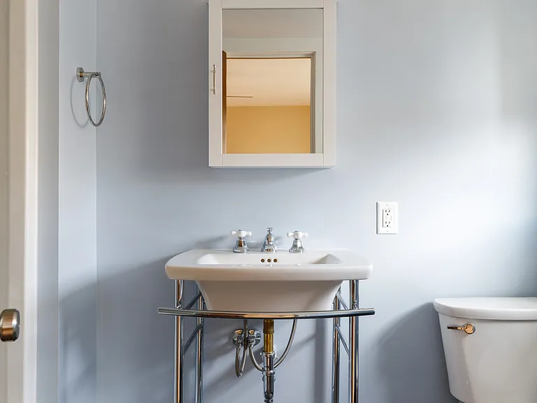 1017 Millington St #10 — Photo 4