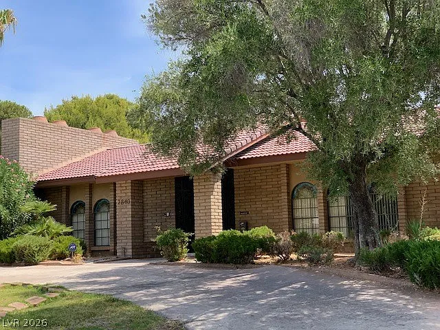 2 bed, 3.5 bath, 4840 sqft, $3,900 — Photo 3