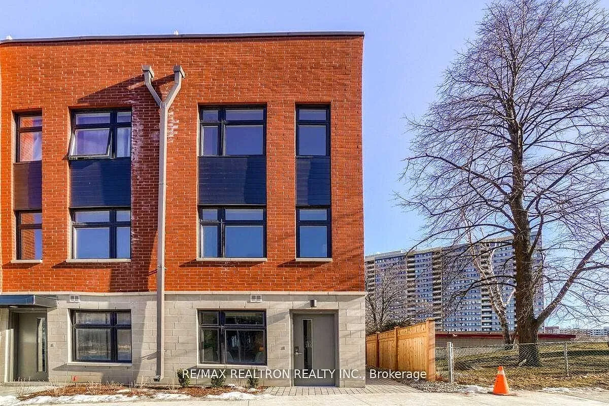 4 bed, $3,100 — Photo 1