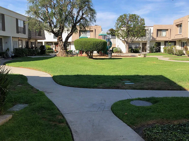 11097 La Naranja Ct #A — Photo 9