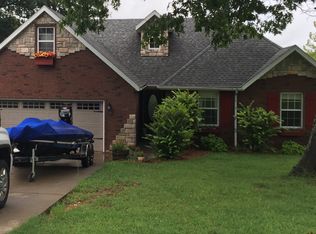 2414 Oakridge Dr, Ava, MO 65608