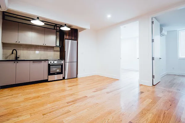 Rented by Nooklyn NYC LLC | media 52
