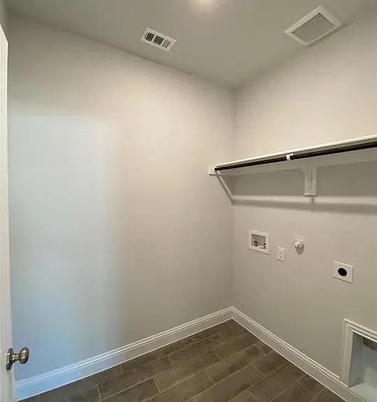 305 Tartane Dr — Photo 11