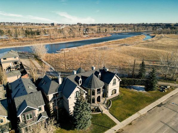 2248 S 9th Ave SE, Calgary, AB T2G 5P7
