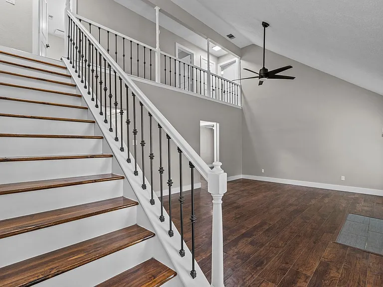 1107 Londonderry Ave — Photo 23