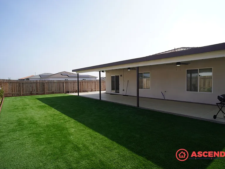 1018 Warwickshire Ave — Photo 20