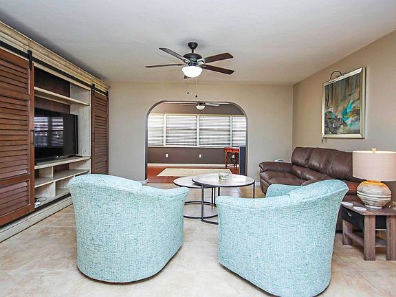4th image of 9753 Foxglove Cir