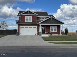 608 6th Ave NE, Watford City, ND 58854