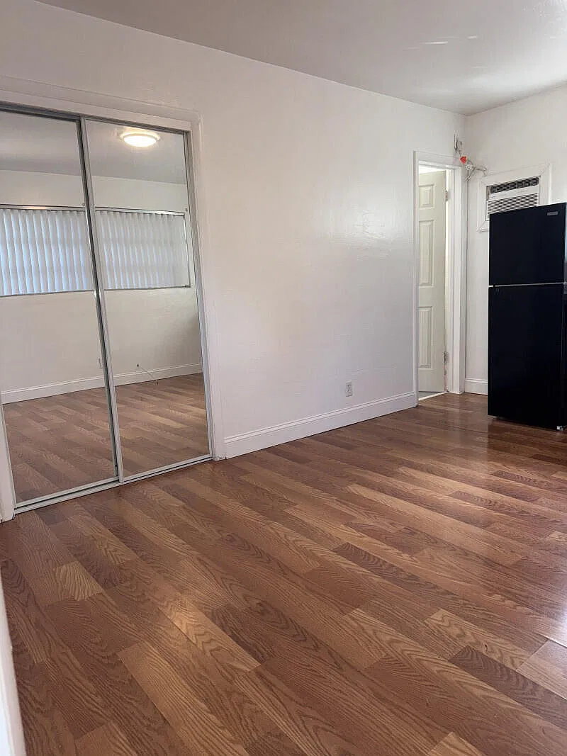 Studio, 1.0 bath, 300 sqft, $1,180 — Photo 3