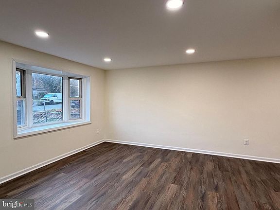 3rd image of 7521 Allendale Dr