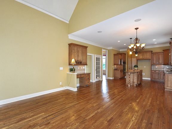 Expansive Kitchen/Family Rm