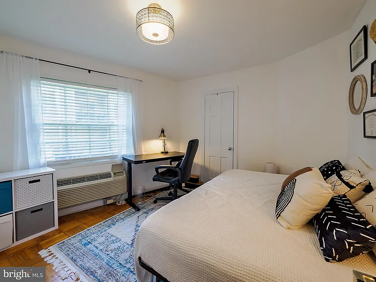 1608 W Abingdon Dr #102 — Photo 27