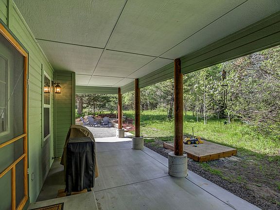 4th image of 1044 Fireweed Dr