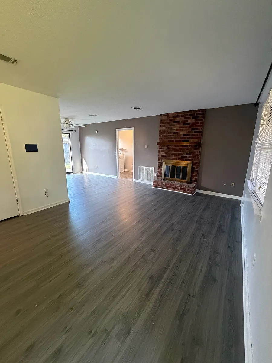 Building Photo - 231 Honey Lane Cir