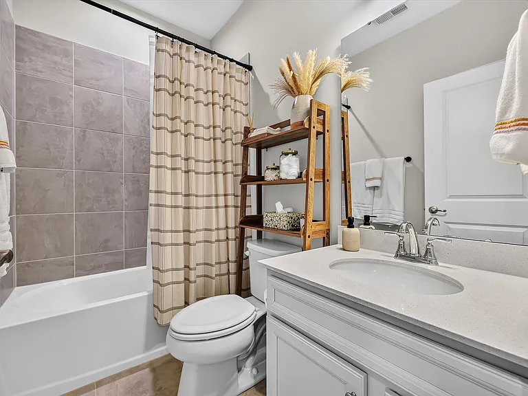 Full Bathroom on the third floor