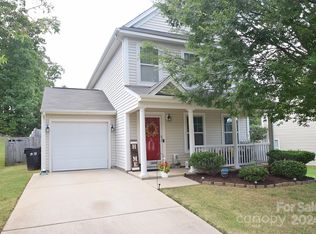 412 Goshawk Ln, Charlotte, NC 28216