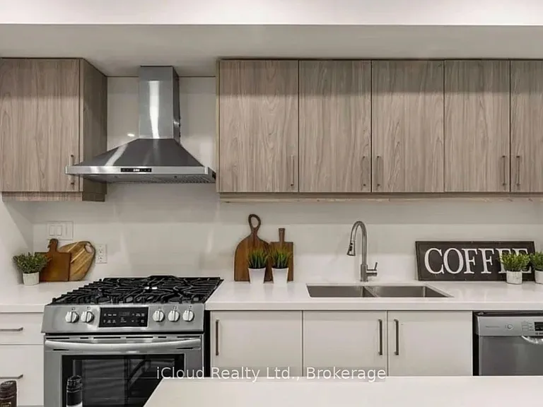 386 Coxwell Ave — Photo 19