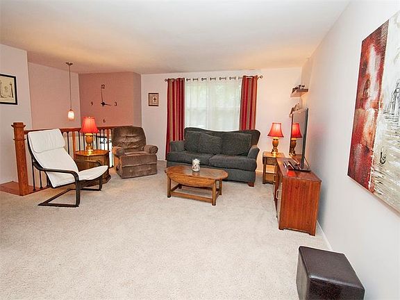 4th image of 704 Skyview Dr