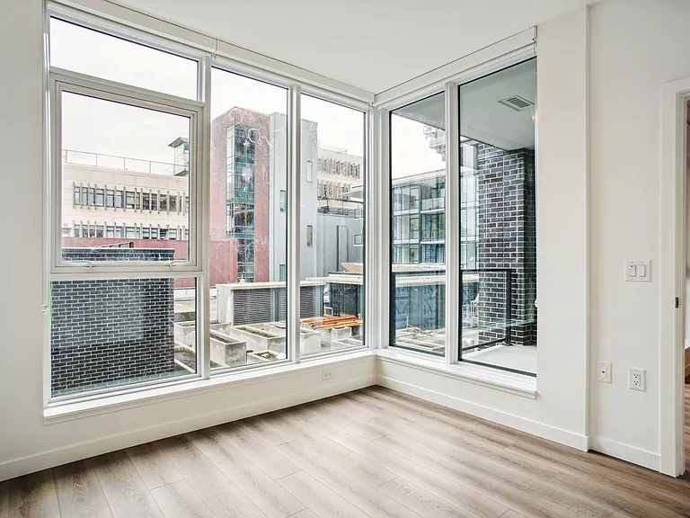 150 Braid St — Photo 32