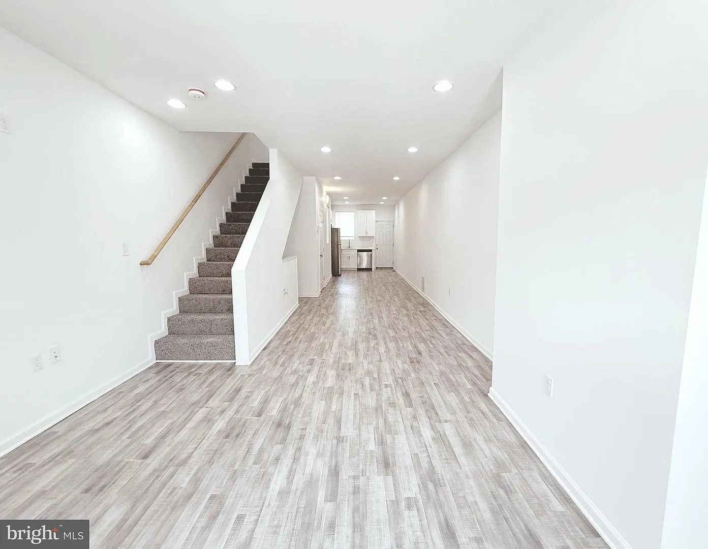 2 bed, 1.5 bath, 1250 sqft, $1,695 — Photo 3