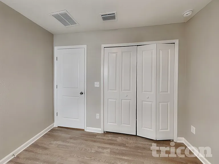 470 Chandler Dr — Photo 13