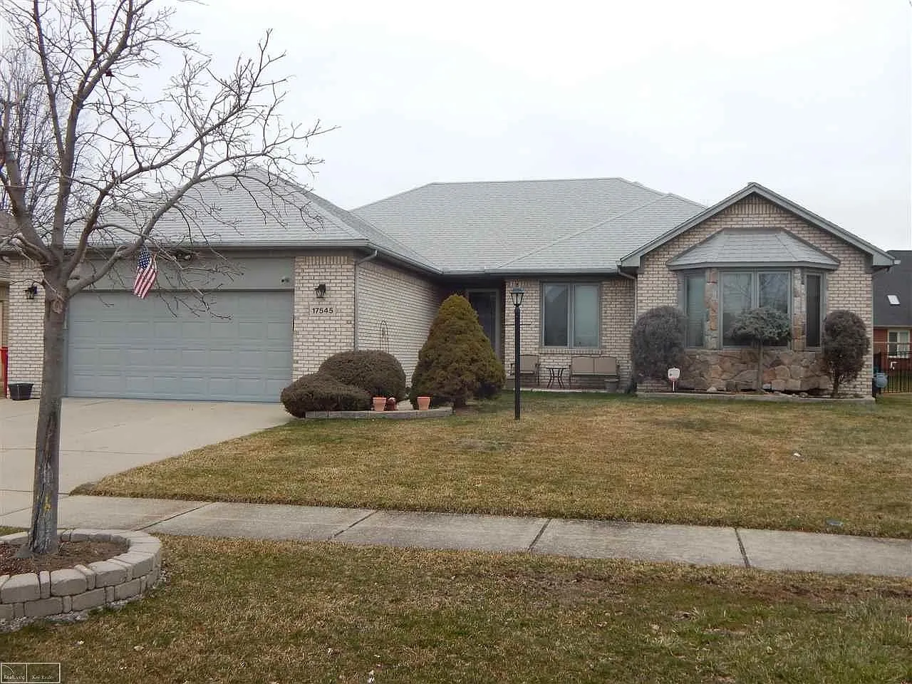 17545 Silver Maple Dr photo 1