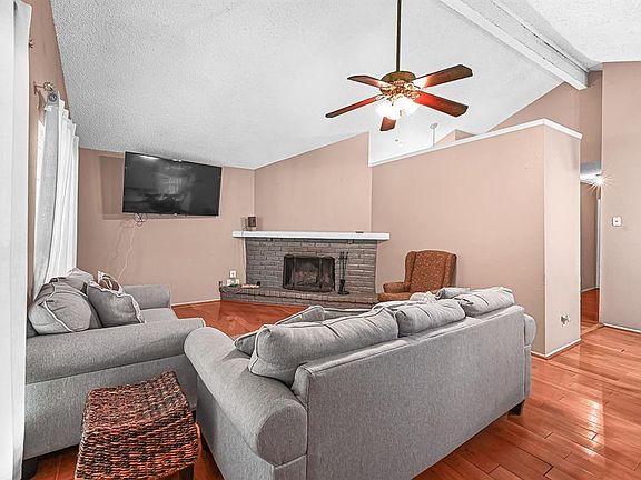 2nd image of 8829 Carousel Ln
