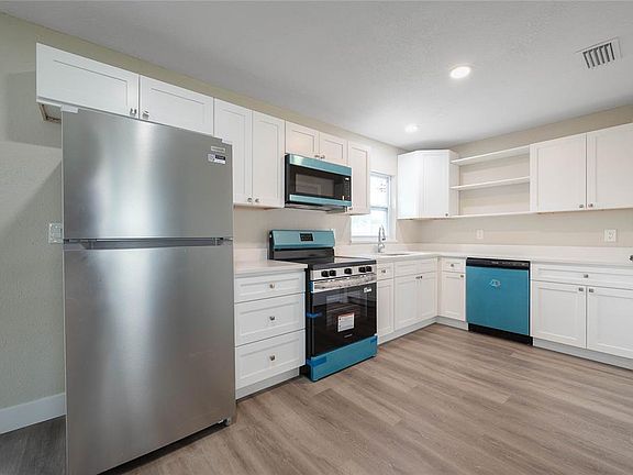 5th image of 842 JORDAN AVENUE