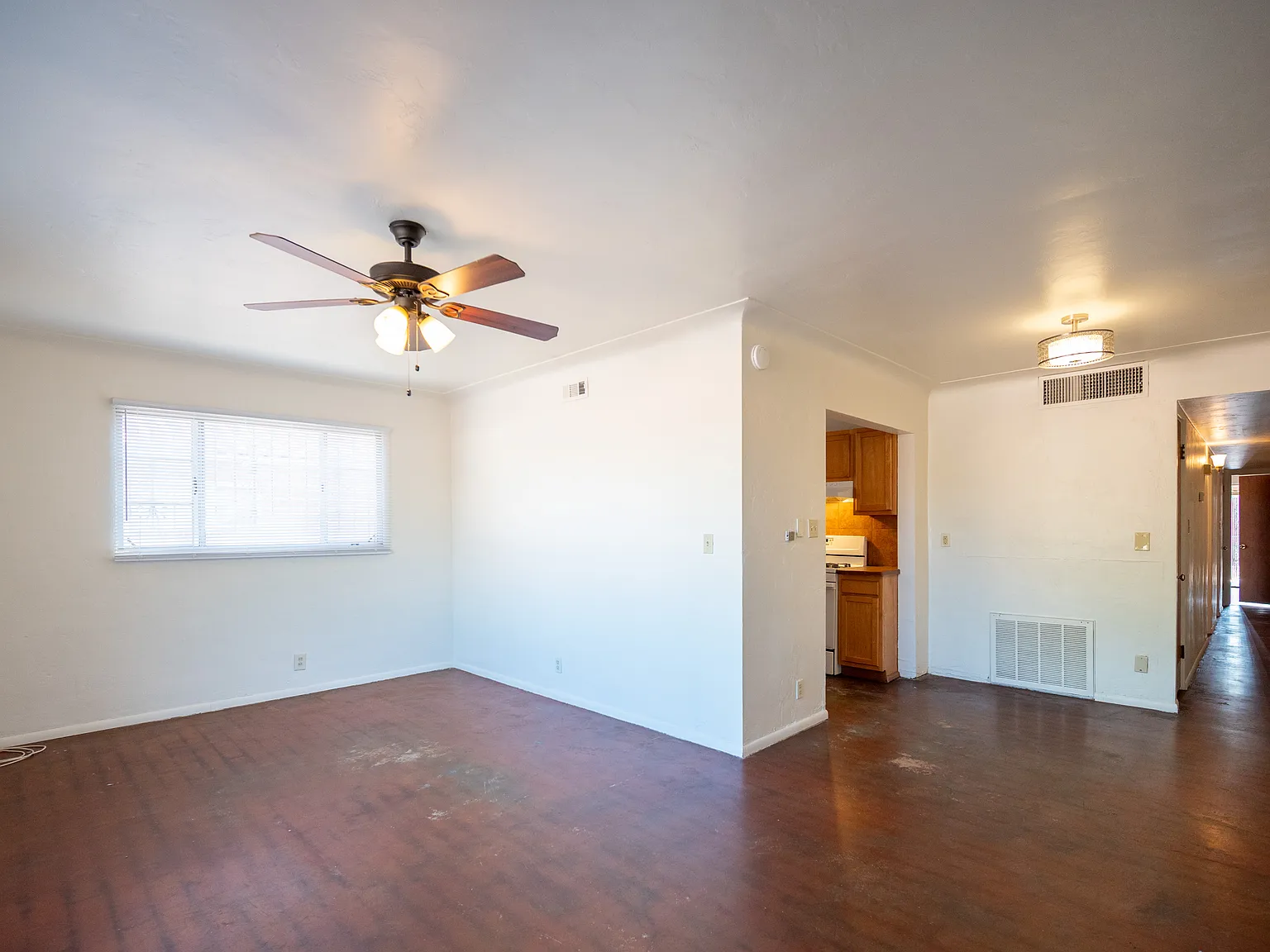 2 bed, 983 sqft, $1,495 — Photo 2