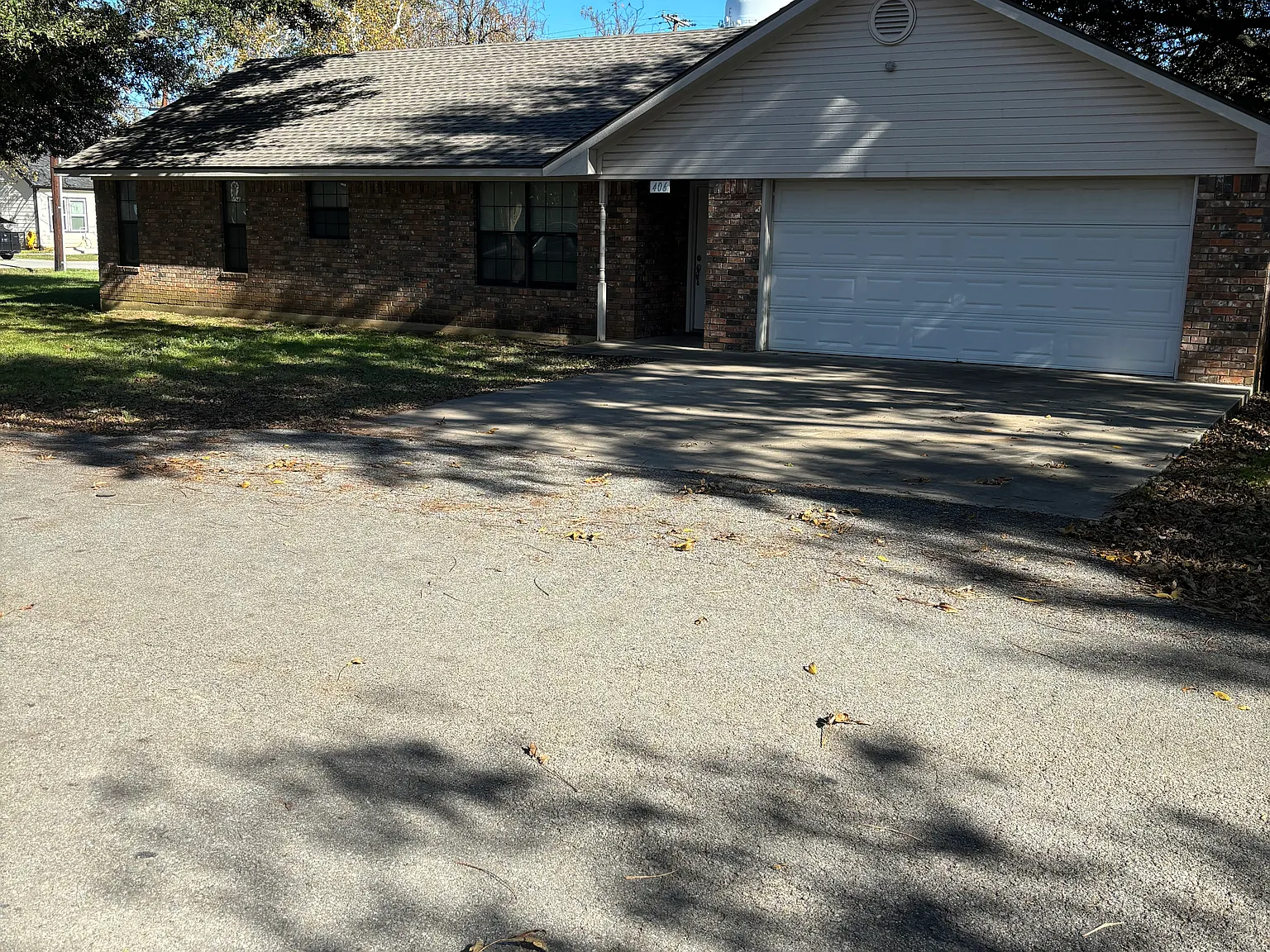 3 bed, 1368 sqft, $2,250 — Photo 2