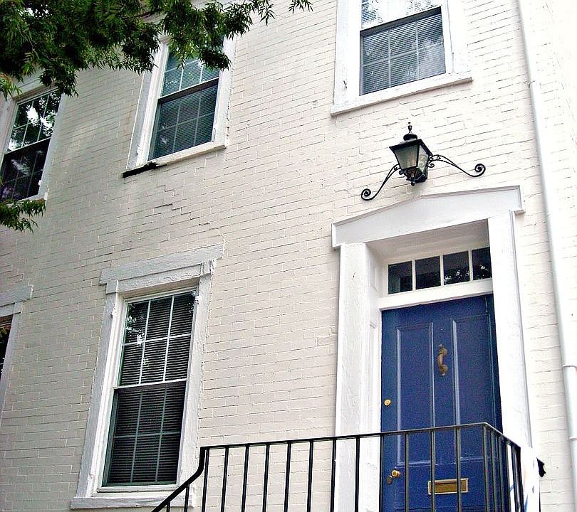 1st image of 2324 E Marshall St