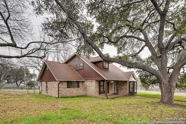 1st image of 2730 Gainesborough Dr