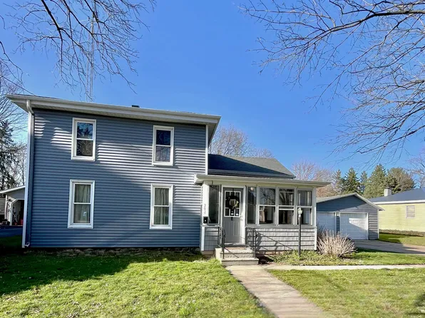 304 W Telegraph St, Dowagiac, MI 49047