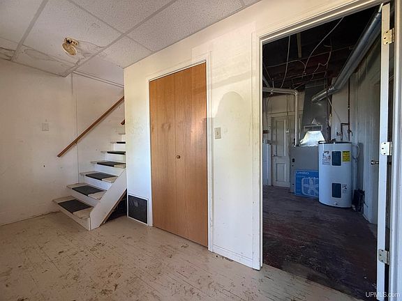 4th image of 208 Hemlock Ave