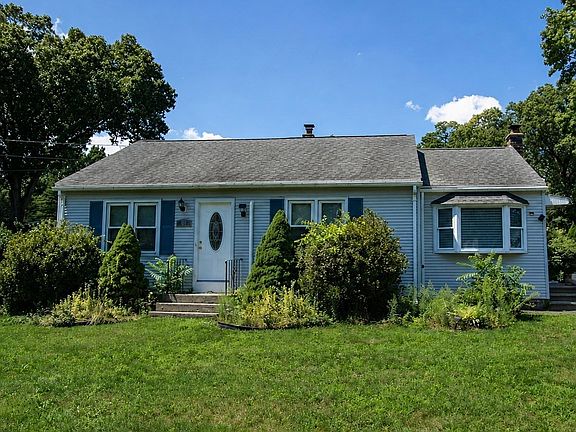 2nd image of 24 Herbert St