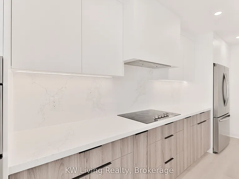 105 Chloe Cres — Photo 11