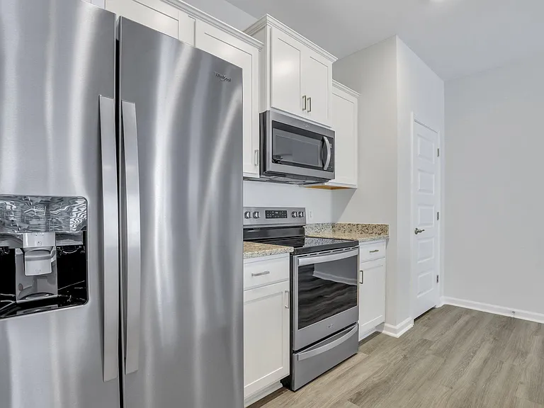 155 Holloway Hl — Photo 9