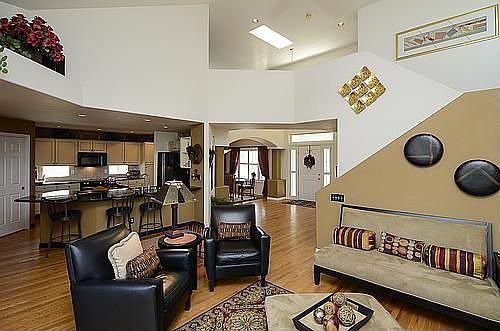 1011_S_Valentia_Stre_TID714893_500familyroom1_500