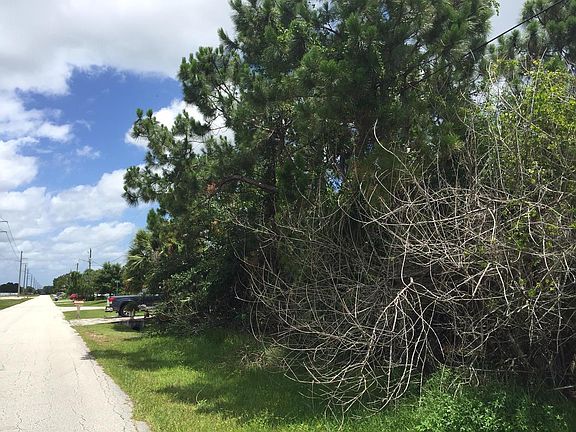 2nd image of 687 NW North Macedo Boulevard