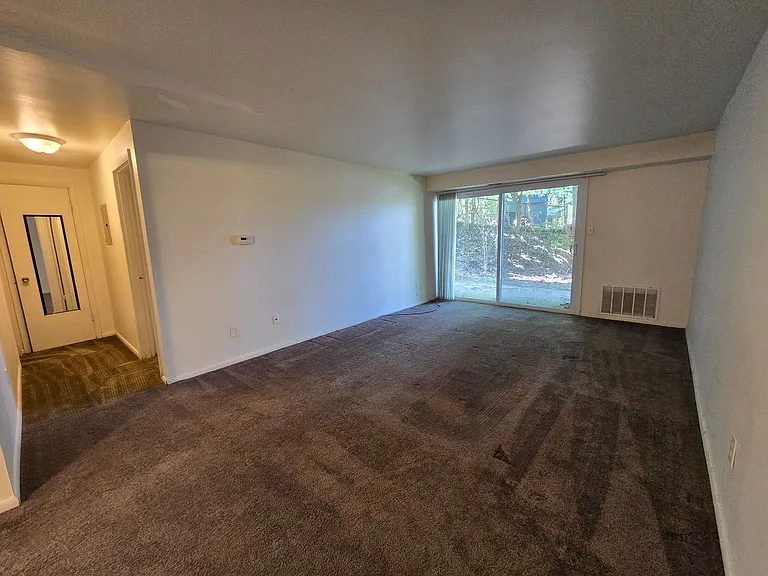 Olympia Park Apartments 1 and 2 Bedroom Units Available THIS SUMMER! — Photo 35
