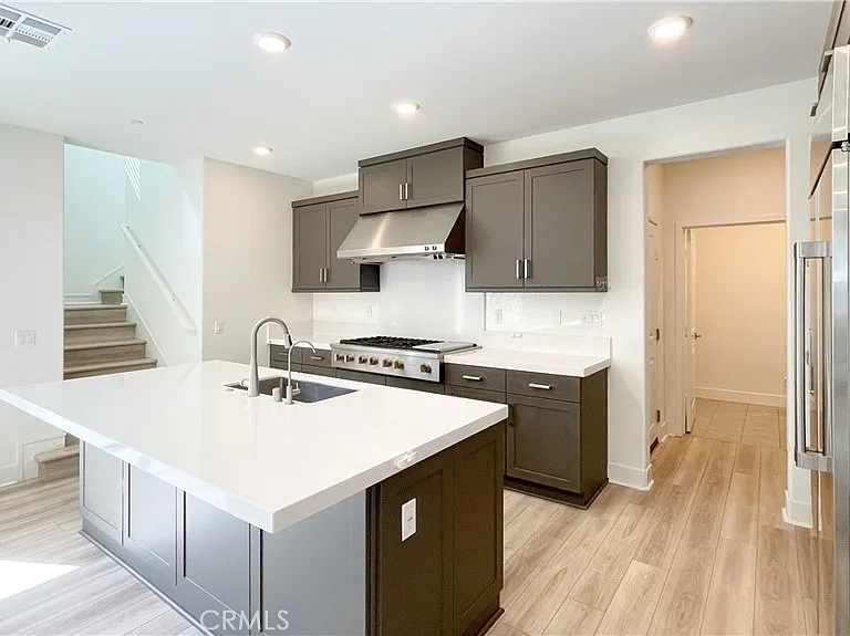 202 Zawn — Photo 4