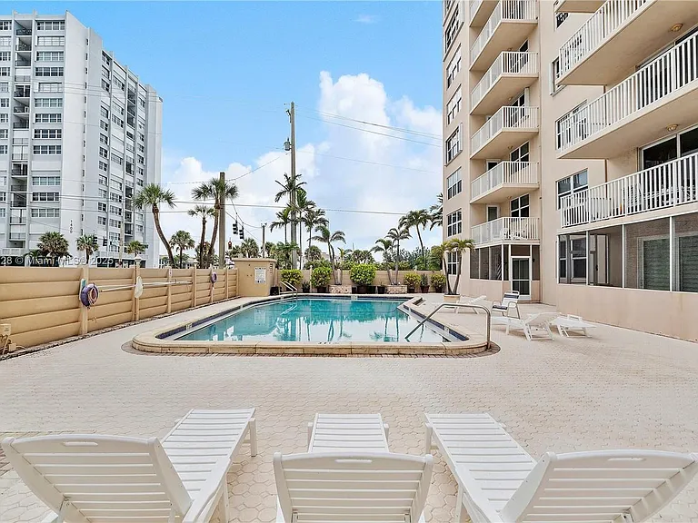 1401 S Ocean Dr #301 — Photo 19